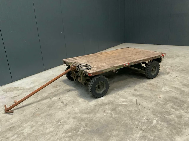 Zwaarlastwagen - afbeelding 1 van  6