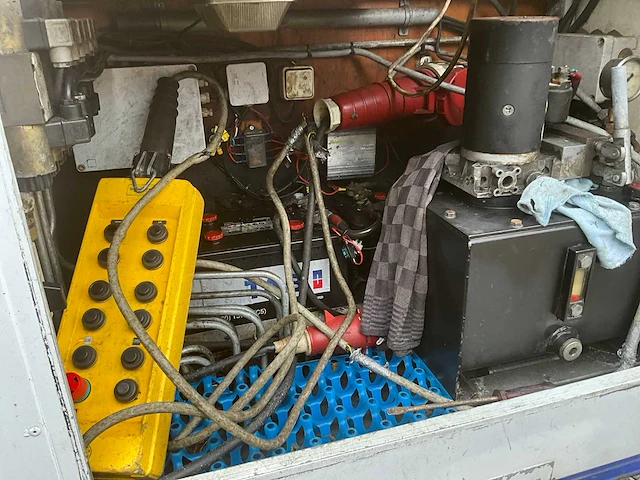 Zwalve verkooptrailer, verkoopwagen - afbeelding 18 van  19