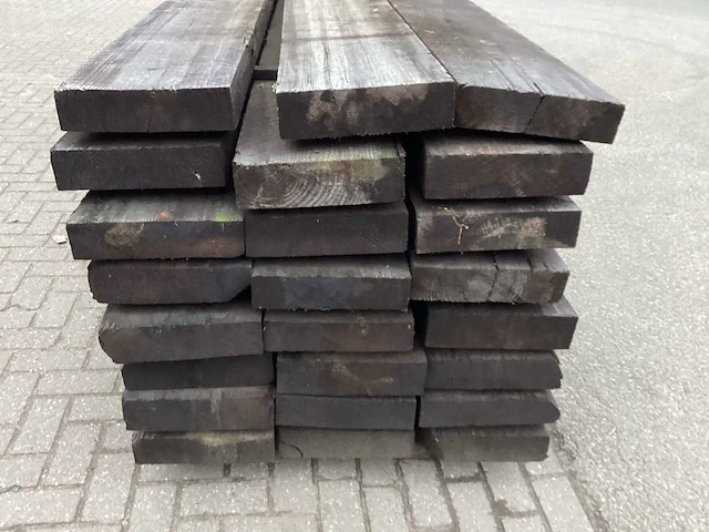 Zwart behandeld 300x75 mm balken (24x) - afbeelding 5 van  6