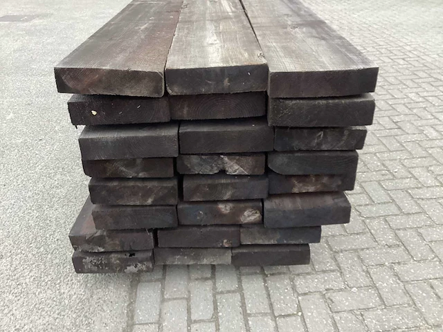 Zwart behandeld 300x75 mm balken (24x) - afbeelding 6 van  6