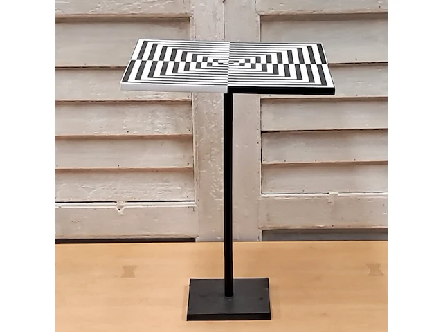 Zwart-wit bijzettafel - afbeelding 1 van  7