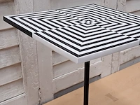 Zwart-wit bijzettafel - afbeelding 3 van  7