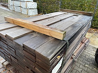 Zwarte kabbes planken geschaafd 2150-2450x145x21mm (135x) - afbeelding 1 van  3