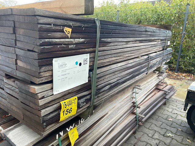 Zwarte kabbes planken geschaafd 2150-2450x145x21mm (135x) - afbeelding 2 van  3