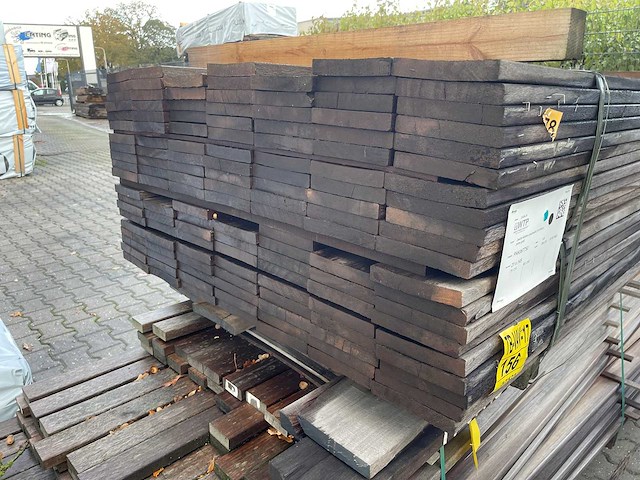 Zwarte kabbes planken geschaafd 2150-2450x145x21mm (135x) - afbeelding 3 van  3