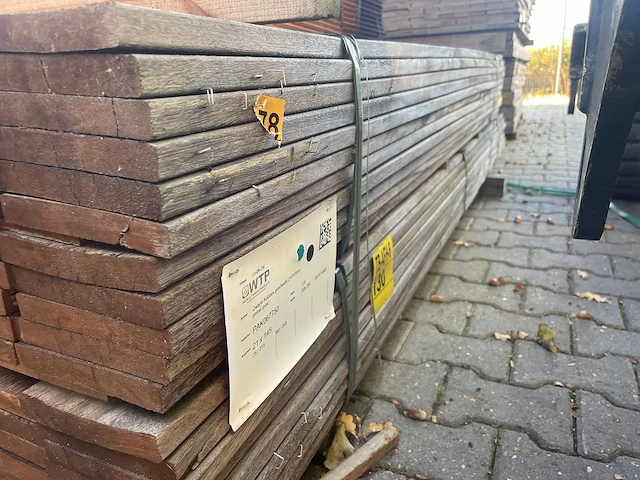 Zwarte kabbes planken geschaafd 2150-2450x145x21mm (135x) - afbeelding 2 van  3