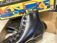 Zwarte kinderschaatsen maat 30 in vierkante doos - afbeelding 2 van  3