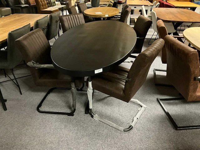 Zwarte mango ovale eetkamertafel - afbeelding 1 van  8