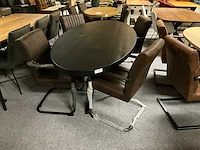 Zwarte mango ovale eetkamertafel - afbeelding 1 van  8