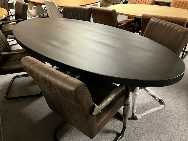 Zwarte mango ovale eetkamertafel - afbeelding 2 van  8