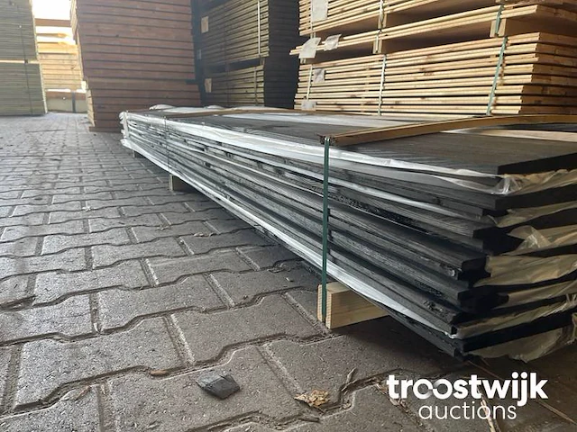 Zweeds rabat zwart gecoat 23x180mm, lengte 300cm - afbeelding 2 van  3