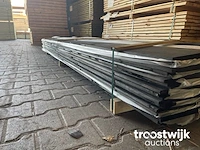 Zweeds rabat zwart gecoat 23x180mm, lengte 300cm - afbeelding 2 van  3