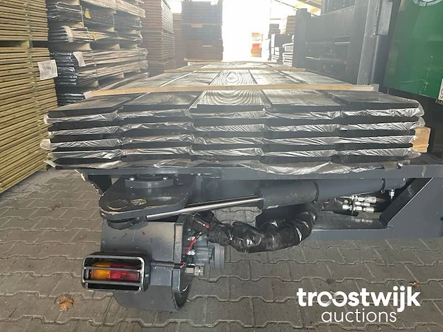 Zweeds rabat zwart gecoat 23x180mm, lengte 300cm - afbeelding 3 van  3