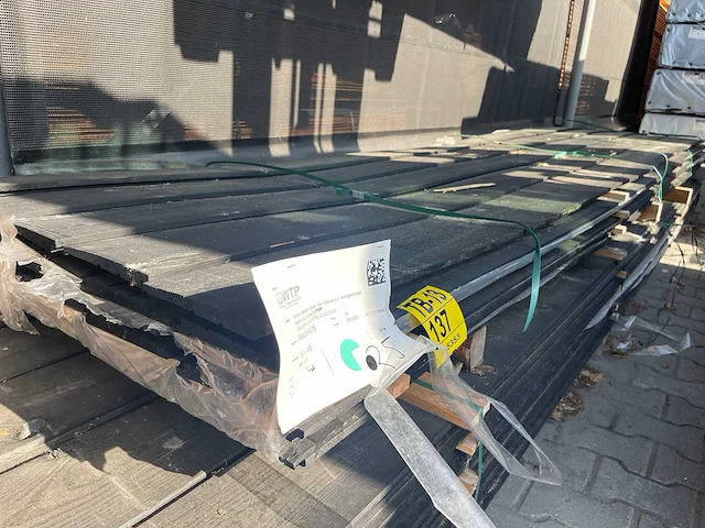 Zweeds rabat zwart gecoat 4000x195x16mm (35x) - afbeelding 2 van  3