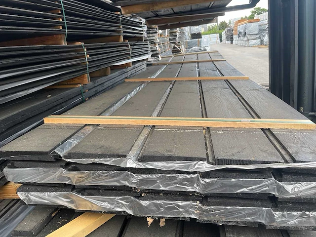Zweeds rabat zwart gecoat 4000x195x18mm (50x) - afbeelding 1 van  2