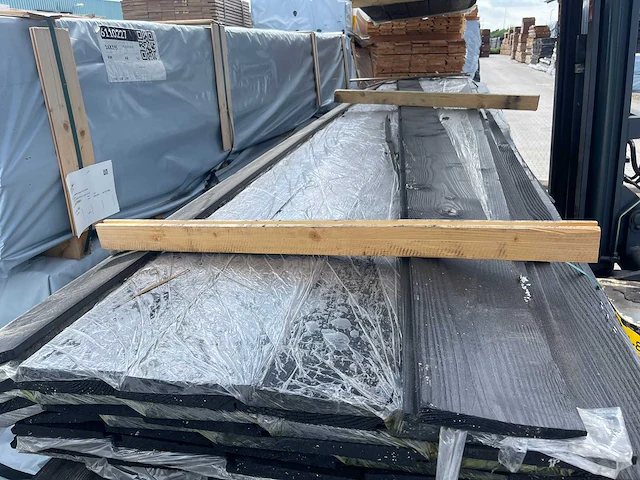 Zweeds rabat zwart gecoat 4000x195x18mm (50x) - afbeelding 1 van  3