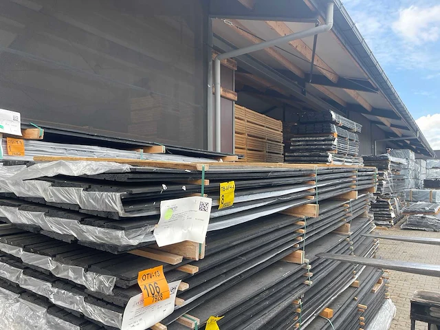 Zweeds rabat zwart gecoat 4000x195x18mm (50x) - afbeelding 2 van  3