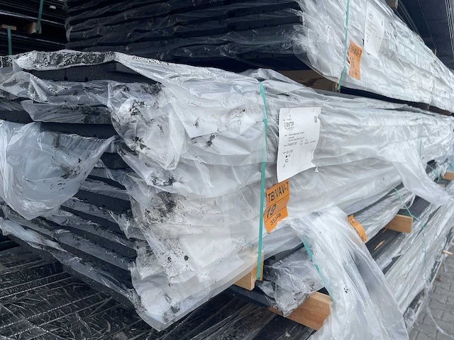 Zweeds rabat zwart gecoat 4200x195x16mm (100x) - afbeelding 2 van  3