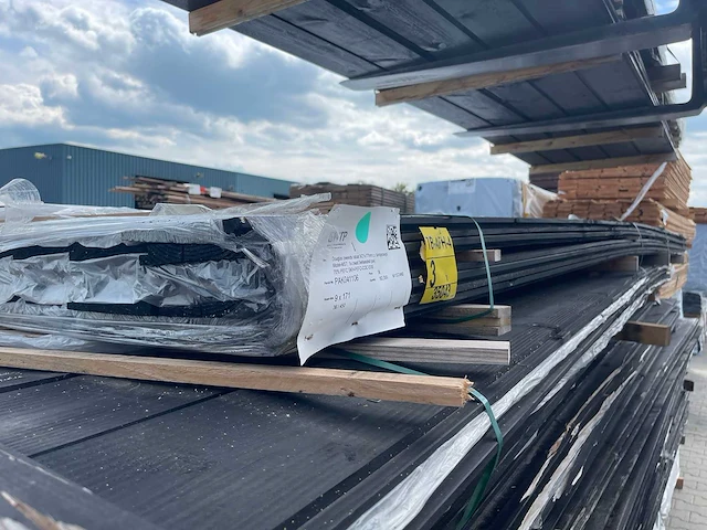 Zweeds rabat zwart gecoat 4500x195x18mm (36x) - afbeelding 2 van  3