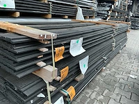Zweeds rabat zwart gespoten 23x190mm, lengte 400cm (44x) - afbeelding 2 van  3