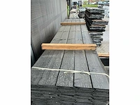 Zweeds rabat zwart gespoten 23x190mm, lengte 400cm (50x) - afbeelding 1 van  3