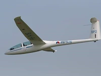 Zweefvliegtuig met motor dg1000t (dg flugzeugbau gmbh)
