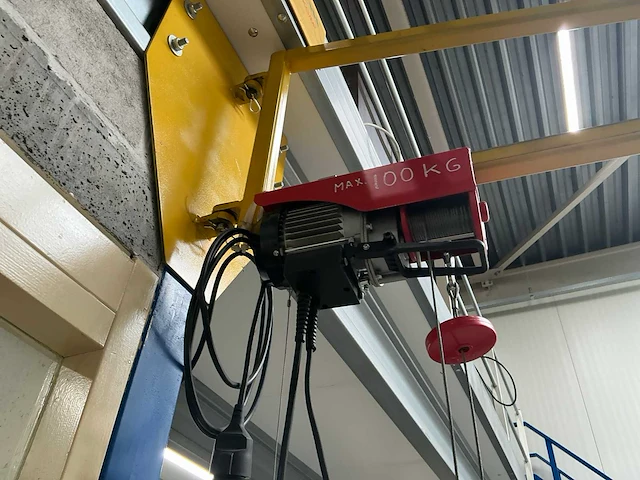 Zwenkarmkraan met staaldraadtakel - afbeelding 6 van  7