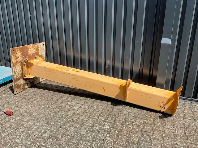 Zwenkarmkraan staander - afbeelding 1 van  4