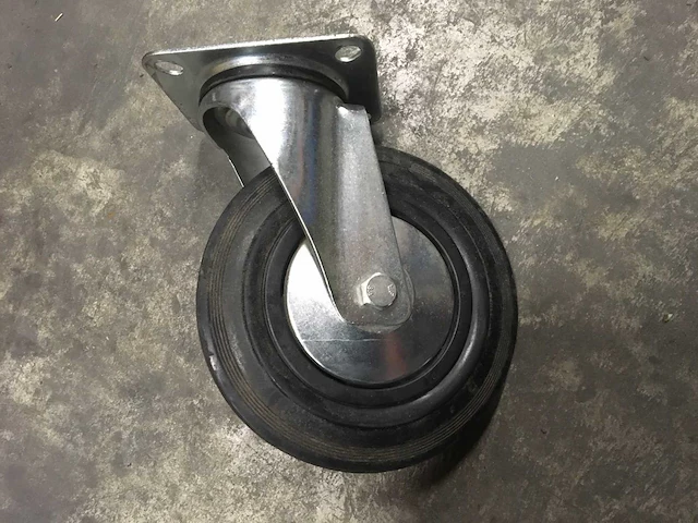 Zwenkwielen 200 x 50mm (3x) - afbeelding 4 van  4