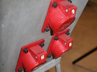 Zwerfkast keraf 107910 ke100 met 6 x 230 v, 3 x 380 v 32 amp, hoofdschakelaar en doorlus. - afbeelding 4 van  5