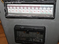Zwerfkast keraf 107910 ke100 met 6 x 230 v, 3 x 380 v 32 amp, hoofdschakelaar en doorlus. - afbeelding 5 van  5