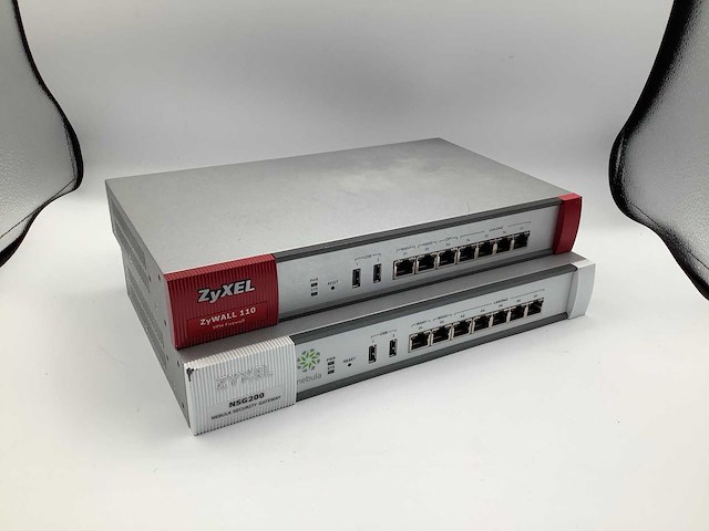 Zyxel zywall 110 en nsg200 firewall (2x) - afbeelding 1 van  6