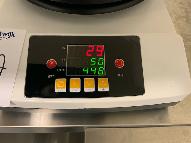 Zzkd roerder magnetisch en verwarmd - afbeelding 4 van  7