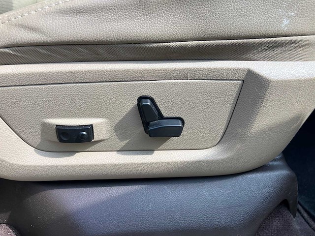 - - - dodge ram 5.7 v8 crew cab 2009 - afbeelding 29 van  40