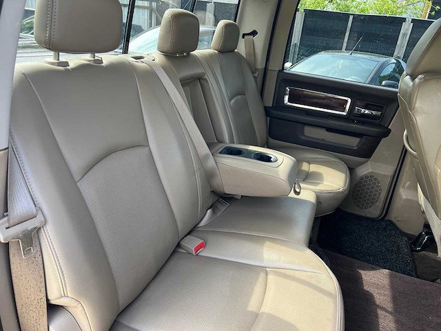 - - - dodge ram 5.7 v8 crew cab 2009 - afbeelding 39 van  40