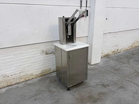 - - ananasschil en ontkernmachine - afbeelding 1 van  3