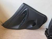 - - toyota yaris 3-deurs - achterbank met deurpanelen - afbeelding 3 van  11