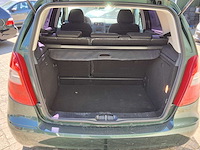 - 2010 - - personenauto - afbeelding 12 van  14