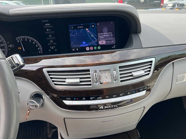 - 2011 - - personenauto - afbeelding 14 van  27