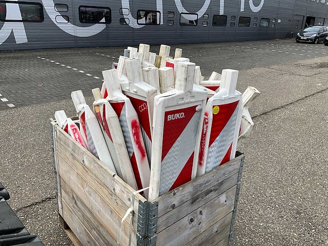 +/- 30x geleidebaken - afbeelding 3 van  11