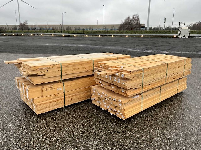 +/- 3m3 geschaafde planken 36mm dik - afbeelding 1 van  10