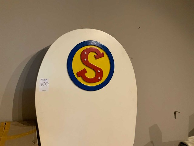 - houten troon - afbeelding 3 van  3