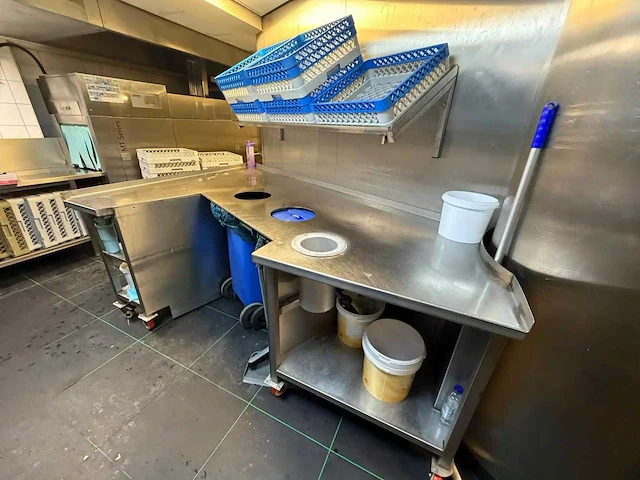- mobiele rvs debrasseertafel - afbeelding 1 van  8