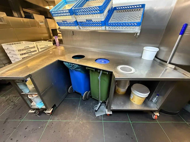 - mobiele rvs debrasseertafel - afbeelding 2 van  8