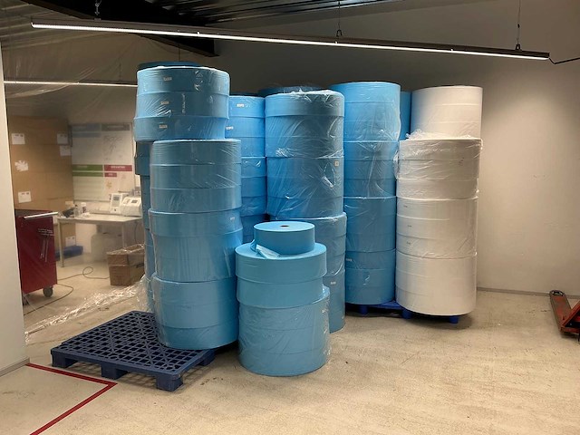 - mondkapjes stof op rol (940x) (c) - afbeelding 1 van  10