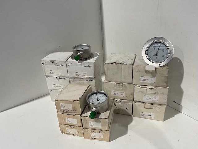 - partij hydraulische drukmeters - afbeelding 1 van  5