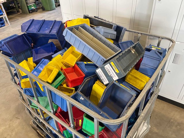 - partij kunststof grijpvoorraad bakken - afbeelding 3 van  3