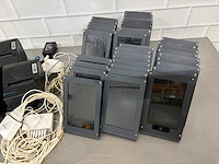 - partij tabletmenukaarten met laadkabel station - afbeelding 2 van  4