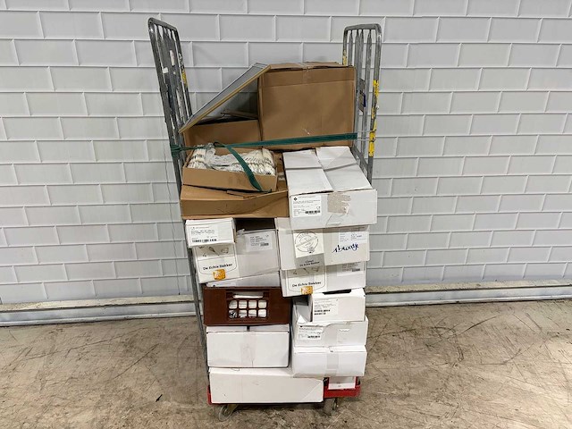 - partij verpakkingsmaterialen - afbeelding 1 van  4