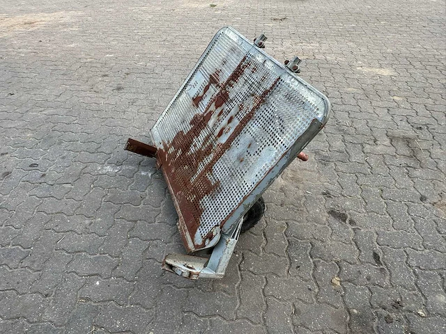 - stenentransportwagen, stenenkruiwagen - overige wegenbouw - afbeelding 1 van  7
